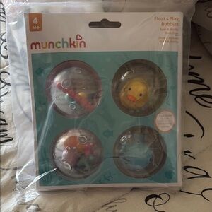 Munchkin Float and Play Bubbles Toy